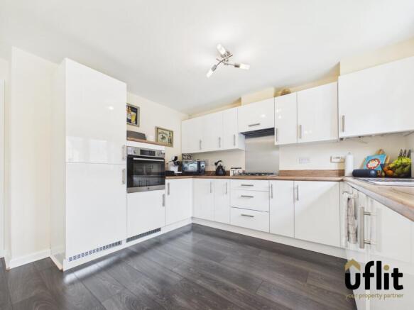 3 bed Semi-Detached for sale Image 6