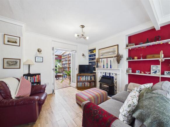 Lounge/Dining Room