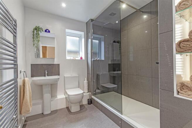 Shower Room-1.jpg