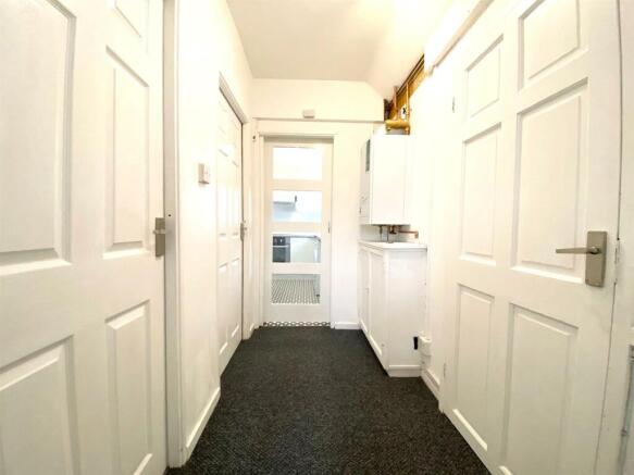 Hall way .jpg