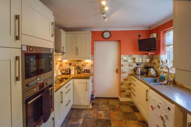kitchen 1.jpg