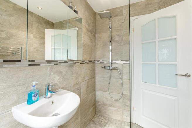 8640608-interior17.jpg
