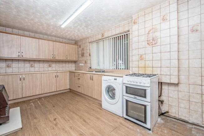 3 bed Semi-Detached for sale Image 4