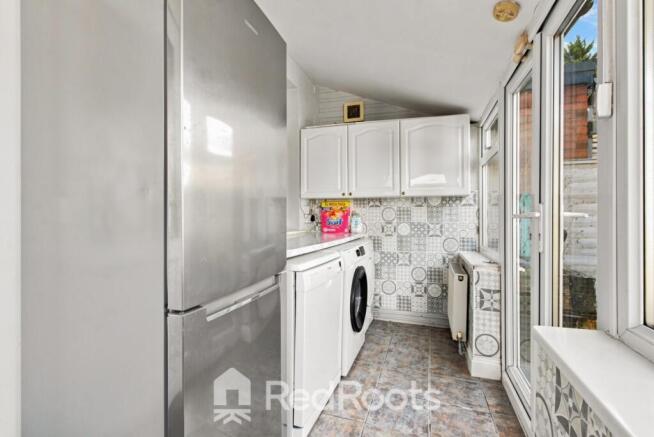 3 bed Semi-Detached for sale Image 8