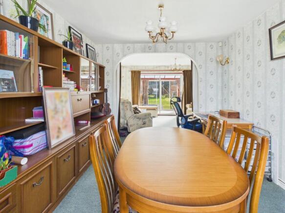 cam01332g0pr0685still009