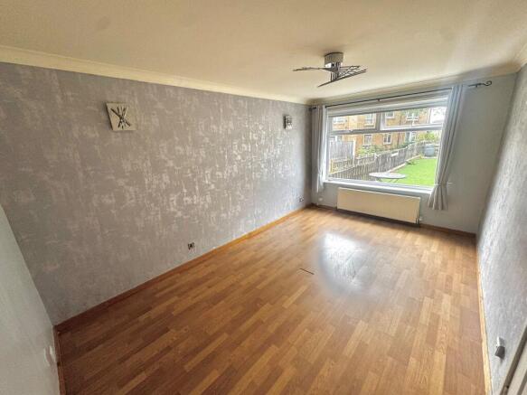 3 bed Town House to rent Image 4