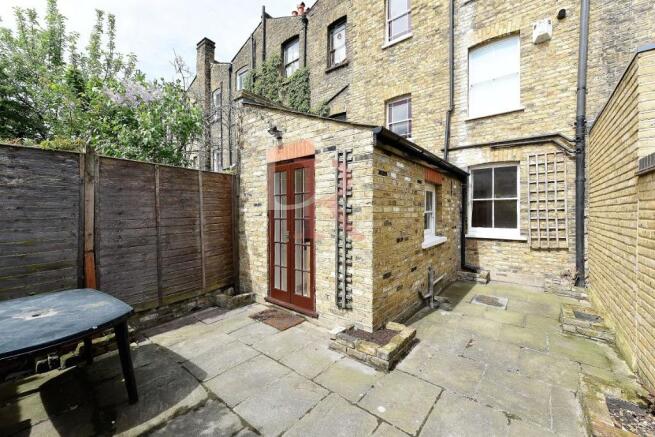 PRIVATE PATIO GARDEN