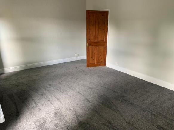 2 bed End of Terrace to rent Image 8