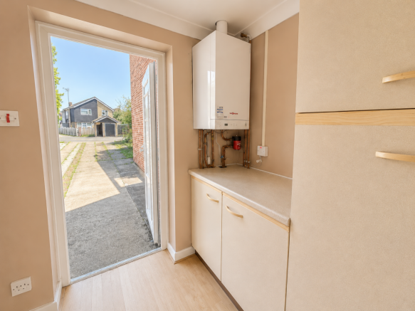 2 bed Semi-Detached for sale Image 6