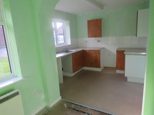 Kitchen / Dining Area: