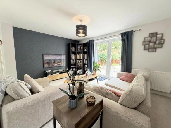 3 bed Semi-Detached for sale Image 7