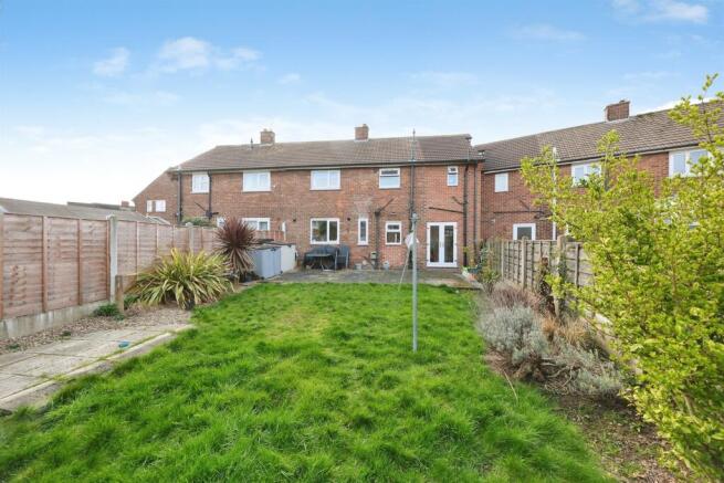 4 bed Semi-Detached for sale Image 4