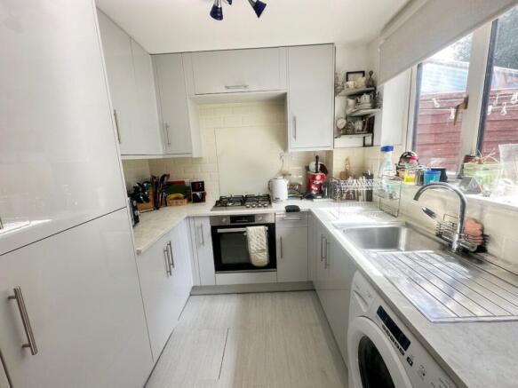 Kitchen / Dining Area