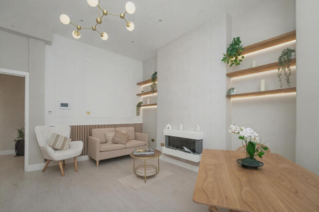 Flat B, 19 Hetley Road, Shepherds Bush, London W12 8BA