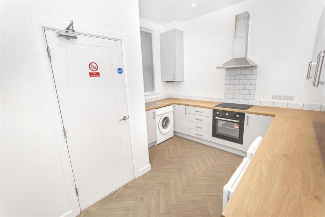 1 bed House Share to rent Image 6