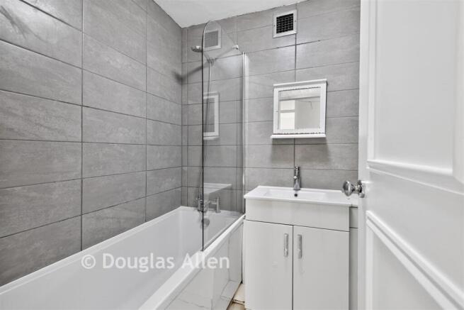 Eagle Way, Great Warley, Brentwood, Essex photo 4