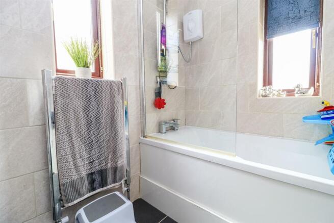 BATHROOM/W.C.