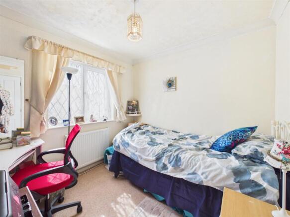 2 bed Detached Bungalow for sale Image 8