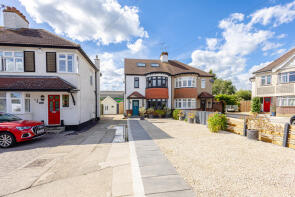 9, Hall Crescent, Hadleigh, Benfleet SS7 2QW