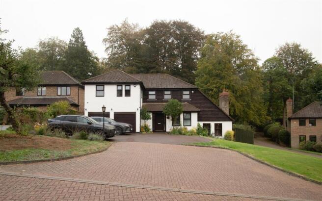 Ladyegate Close, Dorking photo 2