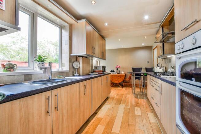 Kitchen/Breakfast Ro