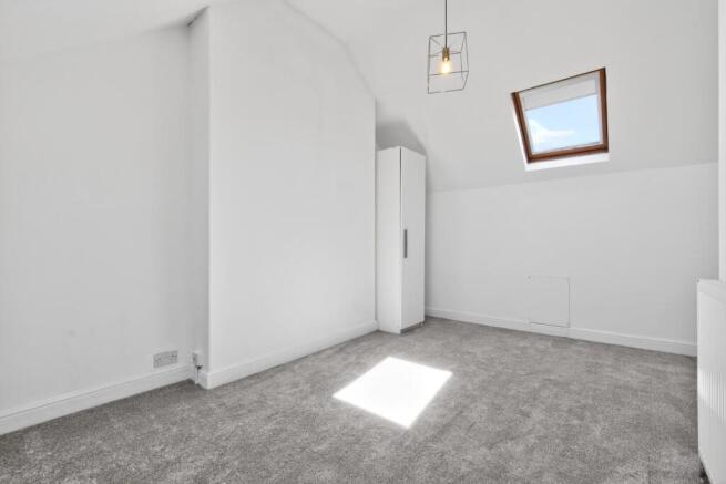 3 bed Terraced for sale Image 12