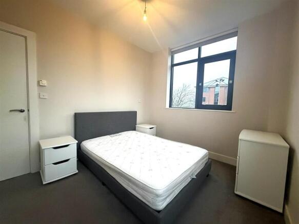 1 bed Flat to rent Image 5