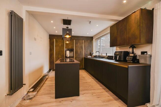 3 bed Semi-Detached for sale Image 5