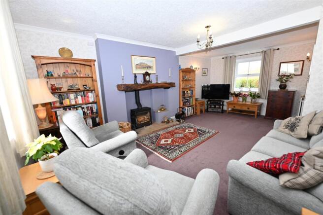 3 bed Semi-Detached for sale Image 5