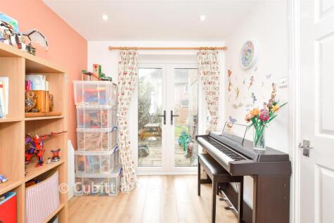 Oaks Close, Westergate, Chichester, West Sussex