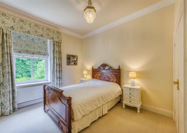 4 Ryton Hall-Bedroom2.jpg