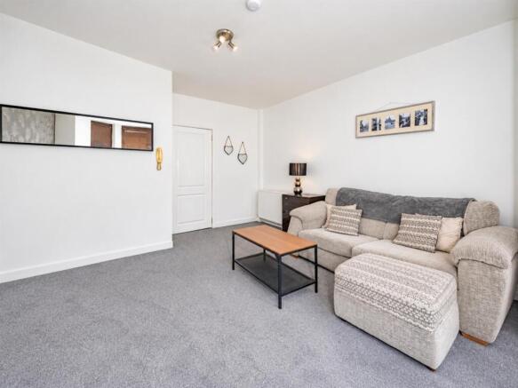 1R 23 Wellgrove Street Dundee-4.jpg