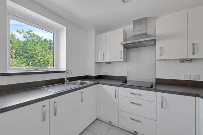 02-2ff886776 - WB - MCSR - 21 Birch Place - 051-me