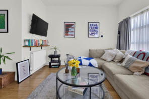 Flat 1, 9 11, Gleneldon Road, London SW16 2AU