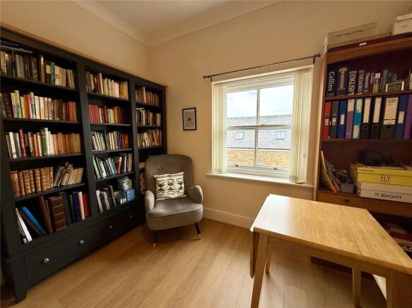 2 bed Apartment for sale Image 11
