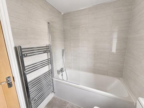 4 bed Detached for sale Image 10