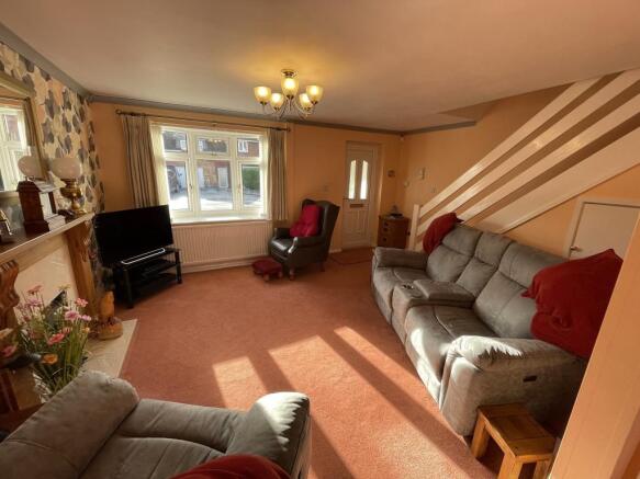 LOUNGE 1