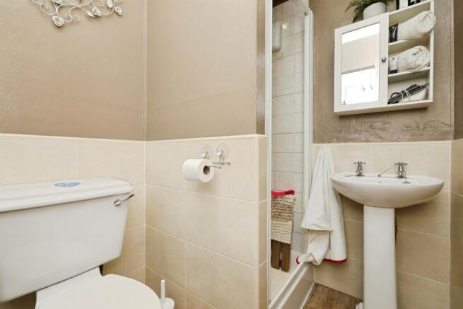 5 bed Detached Bungalow for sale Image 9