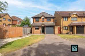 8, Harwood Drive, Dosthill, Tamworth B77 1QB