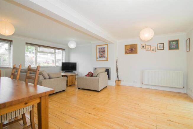 Cleves Way, Hampton, TW12 photo 4