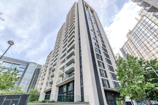 2 bed flat to rent Elvin Gardens, Wembley HA9