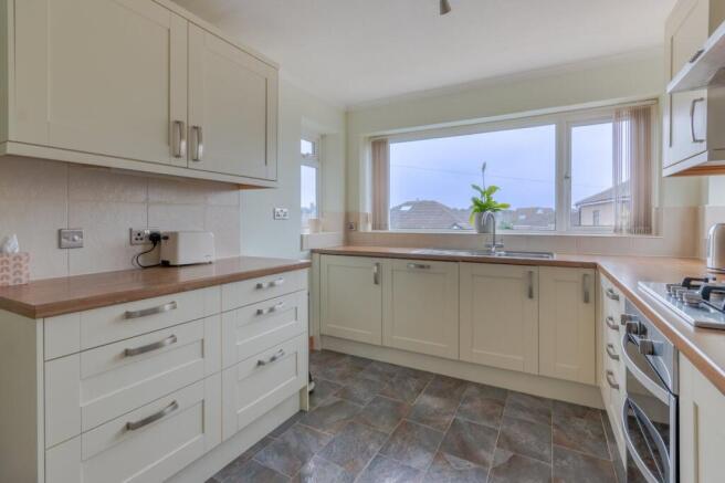 2 bed Bungalow for sale Image 4