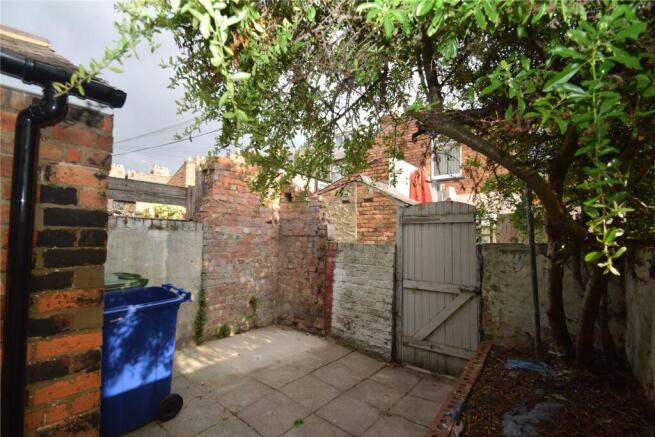 3 bed Terraced to rent Image 10