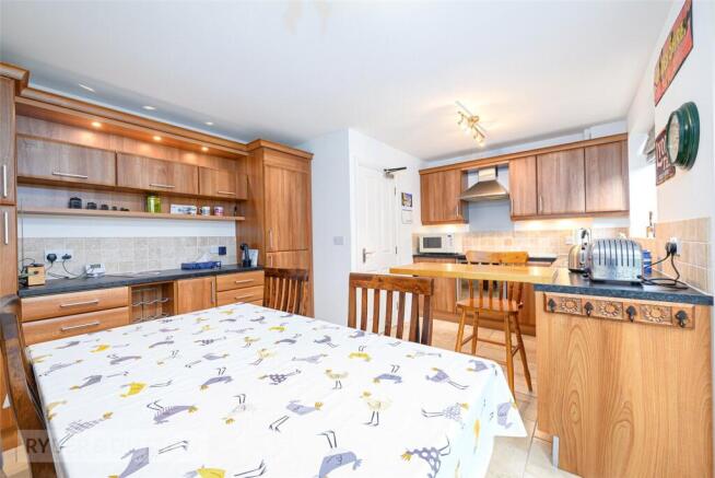 3 bed End of Terrace for sale Image 5