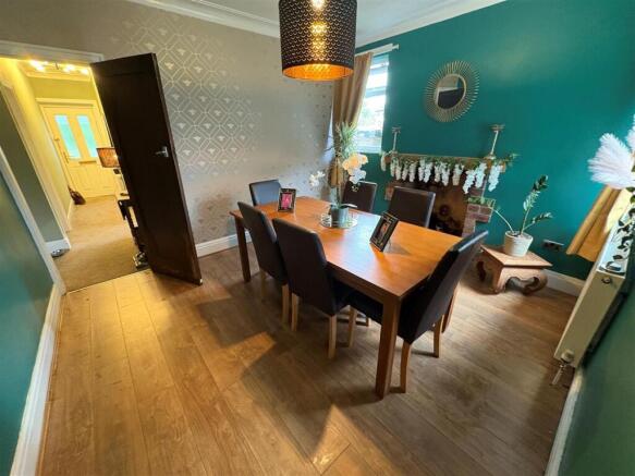 2 bed Semi-Detached Bungalow for sale Image 8
