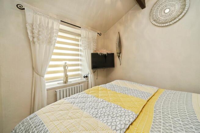 2 bed Terraced for sale Image 12