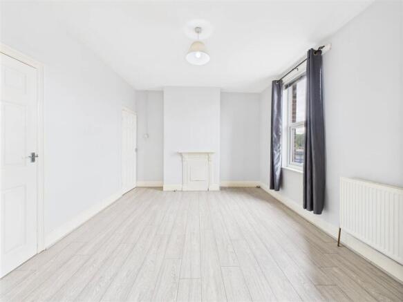 3 bed Terraced to rent Image 10