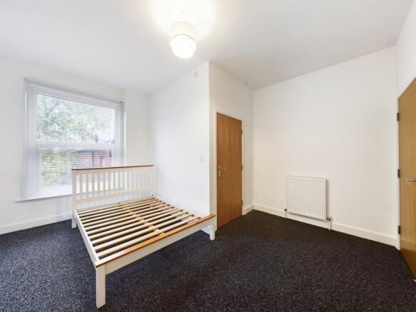 5 bed Block of Apartments for sale Image 5