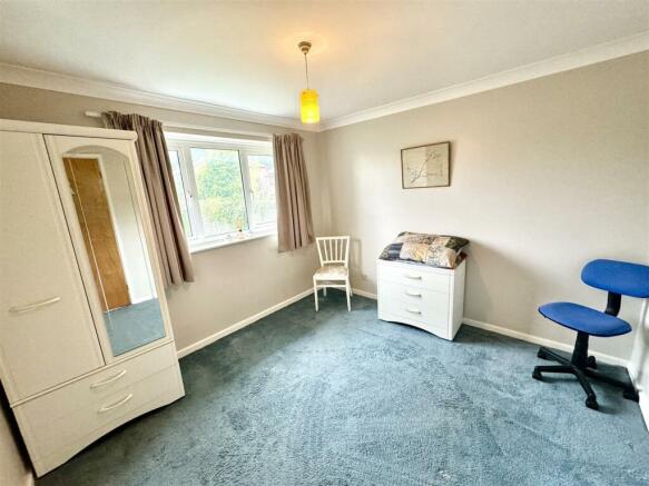BEDROOM 2