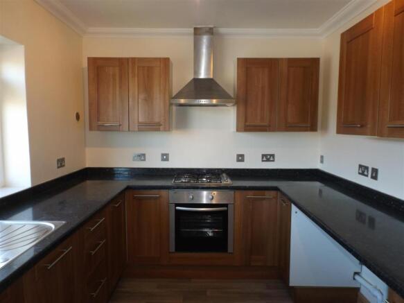 kitchen pic 2.JPG